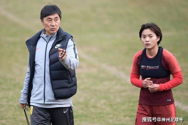 凯蒂·泽勒姆正式成为西汉姆联新任队长